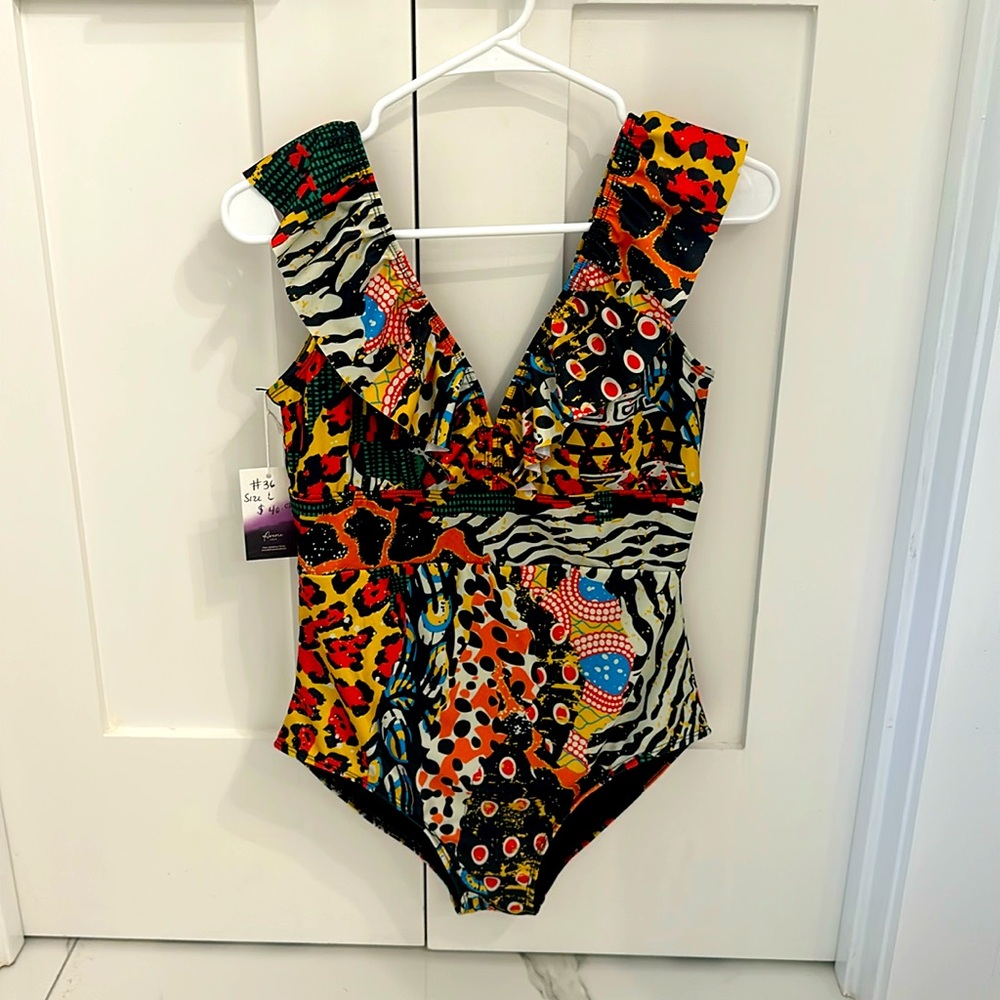 Averie one piece swimsuit. NWT. Size L